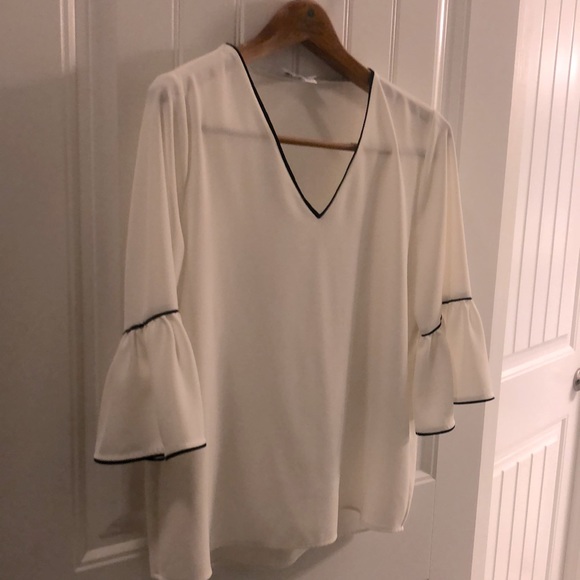 Calvin Klein bell sleeved cream colored blouse - Picture 1 of 3
